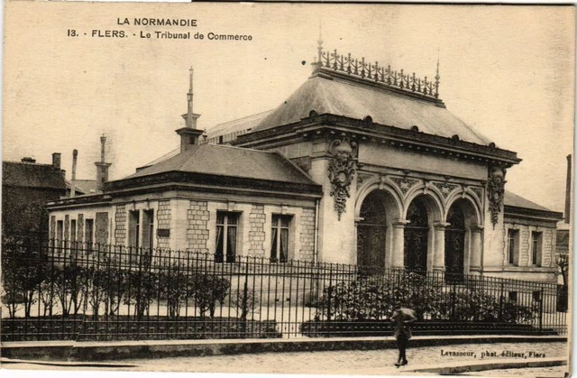 CPA Flers .- Le tribunal du commerce (195956)