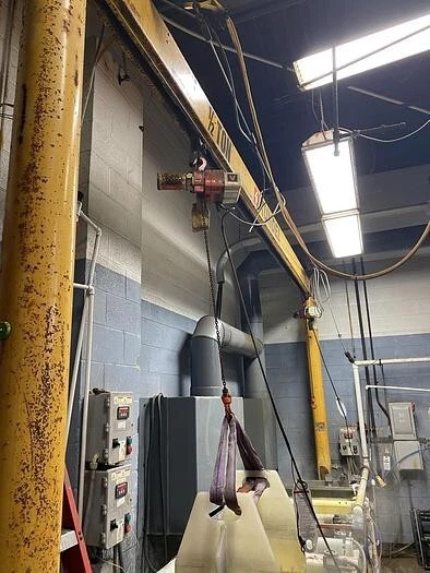 1/2 TON KUNDEL 16' x 12' OVERHEAD GANTRY CRANE w/1/2 TON LOADSTAR HOIST - #30060