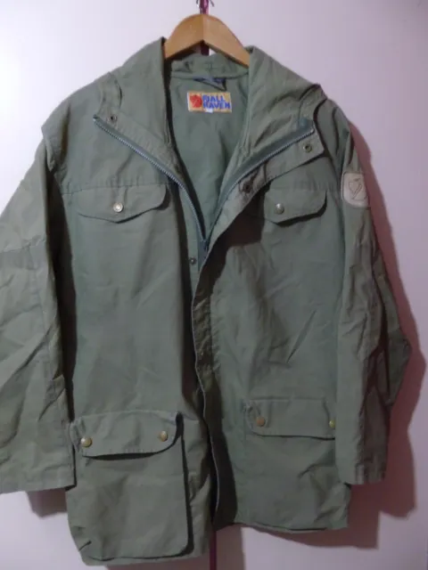 Mens FJALL RAVEN Green Lightweight  Jacket with Hood, Medium size 52/54  Vintage