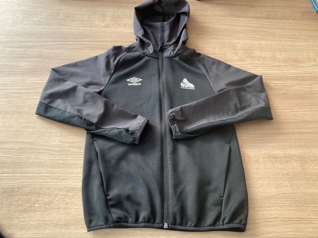 Terrier Fußball Hoodie schwarz Huddersfield Town FC Alter 9-10 Jahre (YM) Umbro