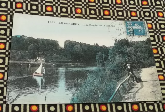 CPA du 94 - LE PEURREUX - Les bords de la Marne - animée