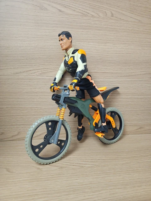 Figurine E.T. Avec Éliot Sur Son Vélo - Articulée Et Friction - KUWAHARA