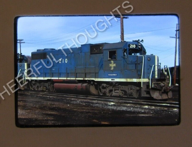 Original '75 Kodachrome Slide BM Boston Maine 210 GP38-2 Meesville        37C58