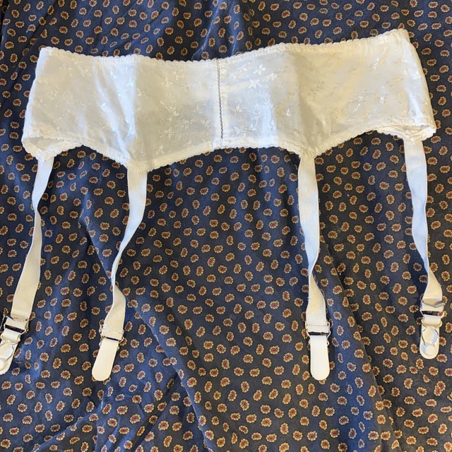 Vintage NOS Primstyle Garter Belt Metal Clips ivory Dainty floral pattern Sz 32