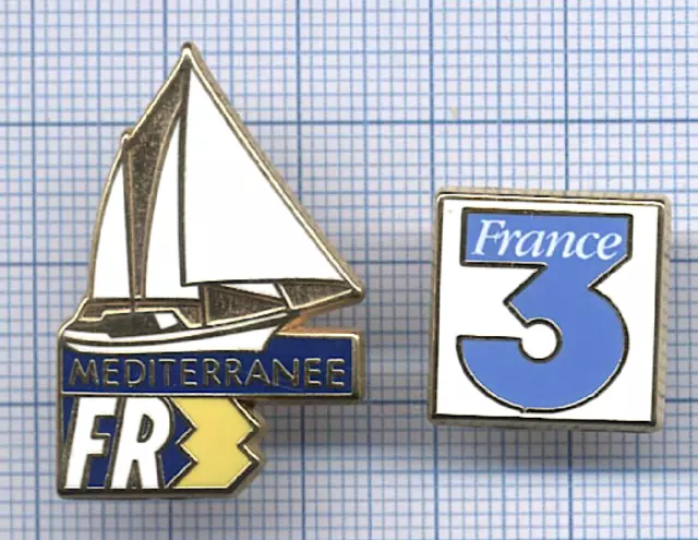 Lot 2 Pin's ARTHUS BERTRAND FR3 MEDITERRANEE Voilier FRANCE 3 logo TV Télévision