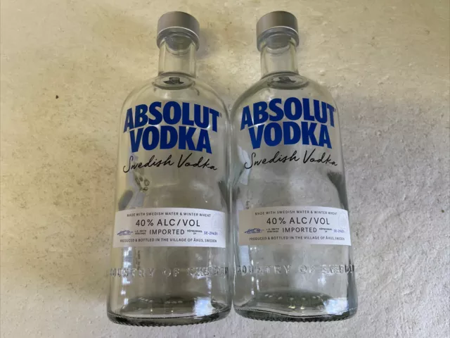Zwei absolut leere Flaschen 3