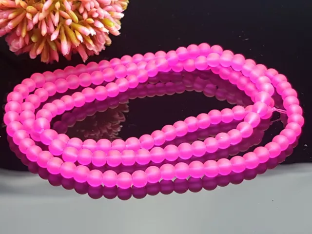 135 Stck. kleine Milch Glas Perlen gefrostet matt satiniert rund Neon pink 6 mm