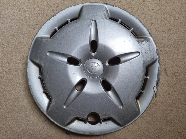 Toyota discount auris hubcaps