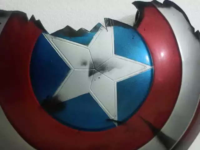 Captain America Endgame Broken Shield - Metal Prop Replica - Avengers PRODUCT