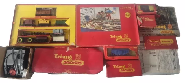 Collection Of Vintage Triang Oo Gauge Rolling Stock & Accessories Rs.24 Box