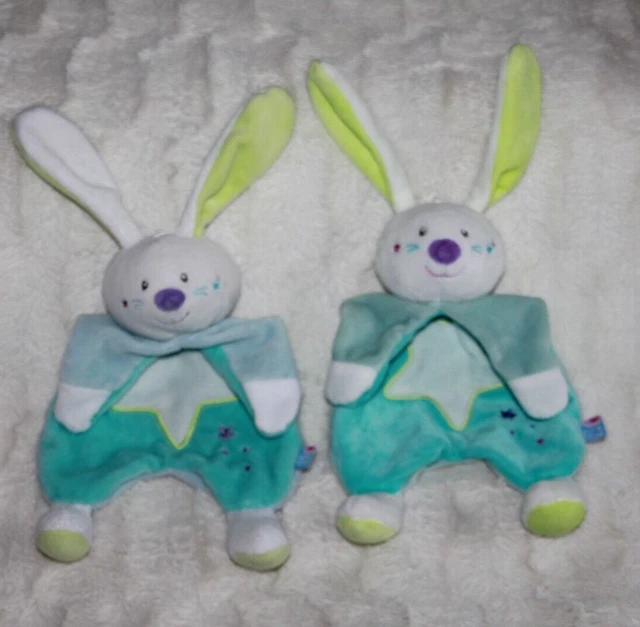 DOUDOU SUCRE D'ORGE LAPIN PLAT BLEU VERT BLANC ETOILE lot de  2  com  neuf