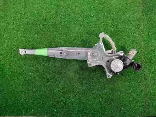 TOYOTA Sienta 2016 Front Left Door Regulator 8572052211 [Used] [PA93485642]