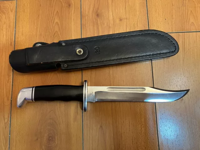 Buck 120 knife...Same type of knife used in Scream movies....Great for outdoors
