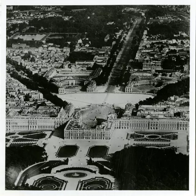 France, Vue aérienne du Château de Versailles  Vintage silver print.  Tirage