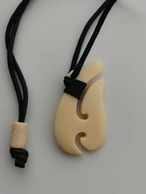 Hand Carved Maori Muri Paraora Hei Matau Pendant Necklace