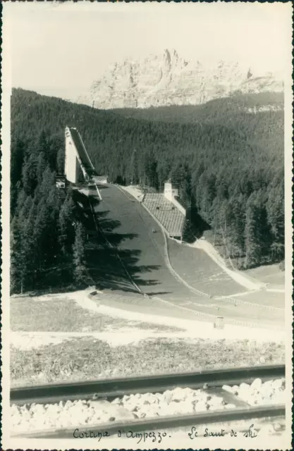 Italie, Cortina d&#039;Ampezzo. Le Saut du Ski, 1957  Vintage silver print.  T