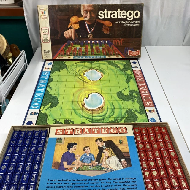 VINTAGE MILTON BRADLEY STRATEGO Board Game 1970 game classic battle