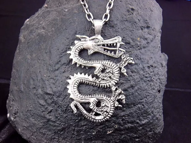 Chinesischer Drache Dragon Anhänger mit Kette Karabiner Halskette Schmuck