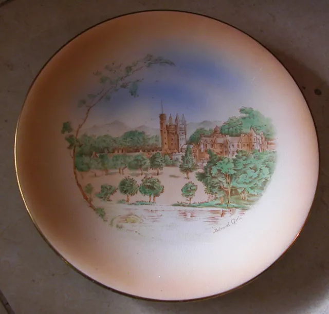 A PAIR OF PLATES SHOWING BALMORAL & WINDSOR CASTLES BY S.F &Co STOKE ON TRENT 3