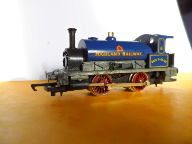 Hornby Steam loco Highland Rlwy 0-4-0 + 2 coaches