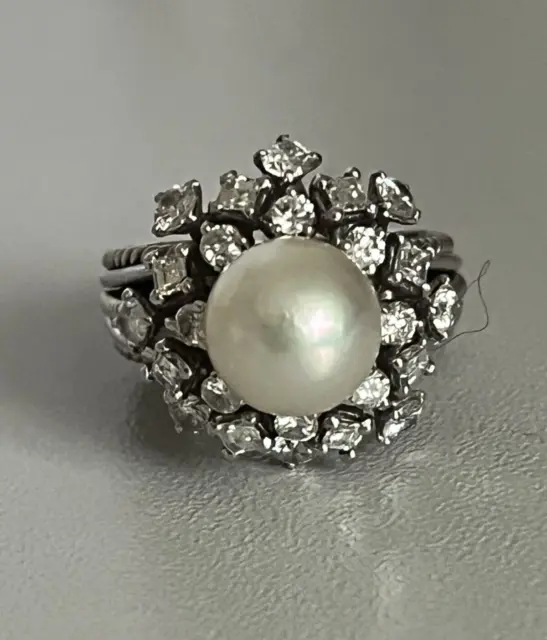 4942- Bague  Or Gris Platine Perle Diamants