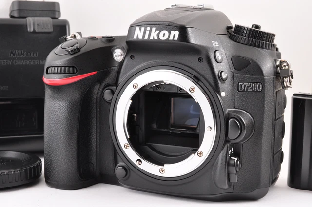 Near MINT Nikon D7200 Ditital SLR Camera Body 25k shots 24.6 MP Fast Delivery