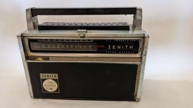 Vintage Zenith Royal Trans Oceanic All Transistor Radio 3000-1 AM FM Video Insid Vintage Zenith Royal Trans Oceanic All Transistor Radio 3000-1 AM FM Video Insid