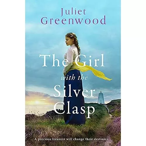 The Girl with the Silver Clasp: A sweeping, unputdownab - Paperback / softback N