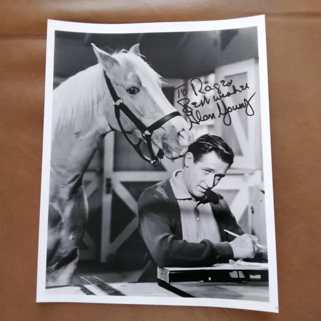 Alan Young SIGNED 8x10 Photo 50s TV Movie Actor Mr Ed The Time Machine  Comedy