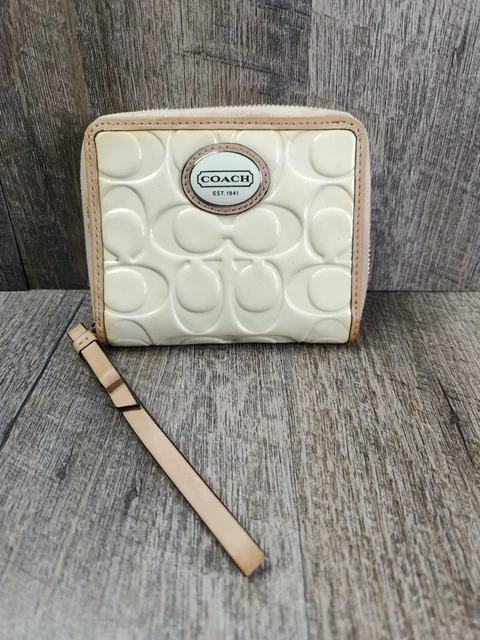 Coach Vanilla Zipper Embossed Signature C Leather Wallet small Wristlet