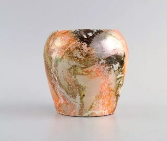 Arabia, Finland. Art Deco vase in glazed faience. Beautiful marbled glaze.