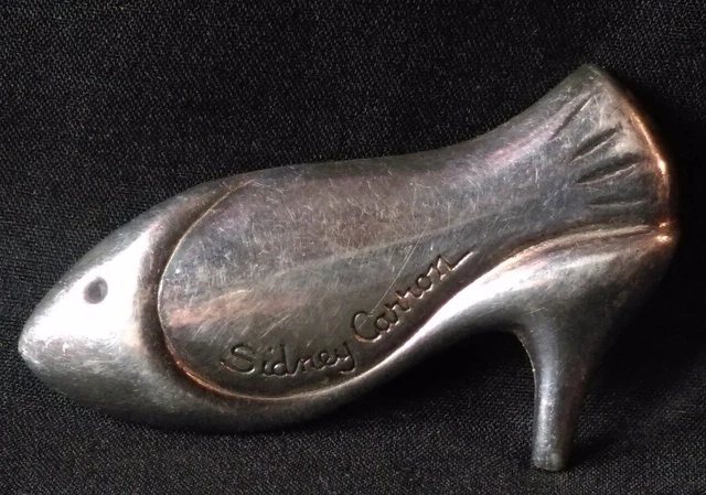 Broche Surréaliste Escarpin Poisson - Signée Sidney Carron - Vintage Argenté - Excellent état
