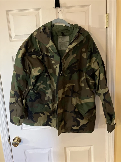 Military ECWCS Goretex Cold Weather Parka Woodland Camouflage Medium Regular