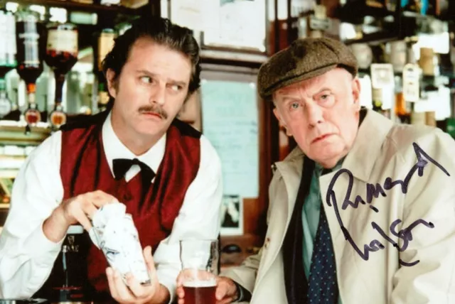 Richard Wilson Signed 6x4 Photo One Foot in the Grave Victor Autograph + COA