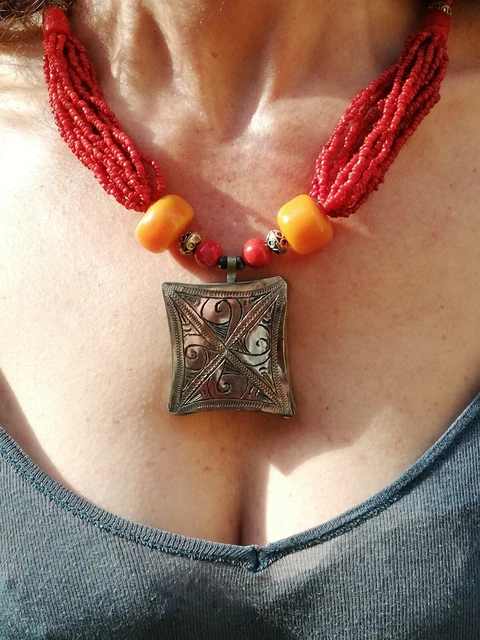 COLLIER ETHNIQUE BIJOU DE CREATEUR EN CORNE BICOLORE