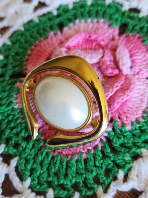 VTG 1930's Women's Art Deco Faux Pearl Oval Gold Tone Brooch/Pin