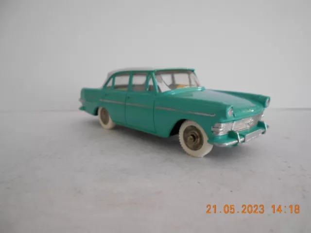 Dinky toys OPEL REKORD n° 554 de 1961 Made in France