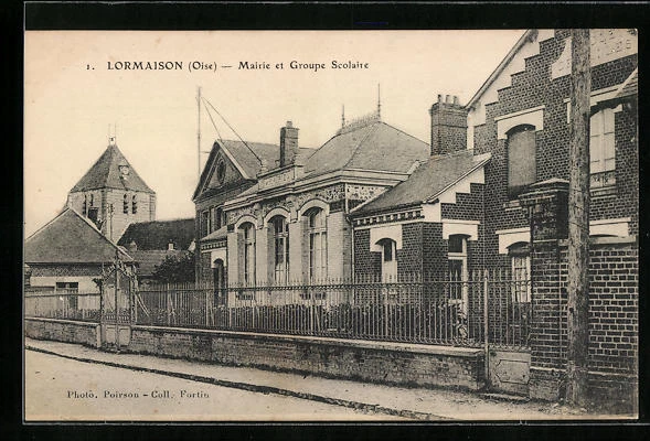CPA Lormaison, Mairie et Groupe Scolaire