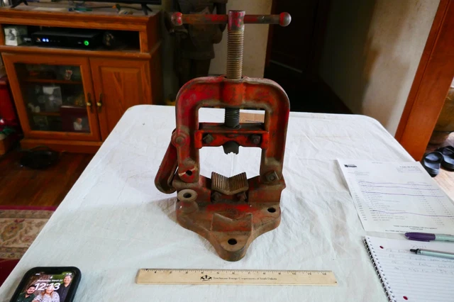 Vintage Ridgid Pipe Vise Tool B-Y-4 Lot 23-11-20