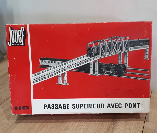 LOT JOUEF HO PASSAGE SUPERIEUR ,A NIVEAU ,WAGONS ,voitures PONT TRAIN