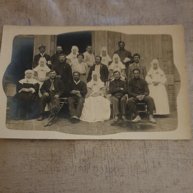 carte postale ancienne militaires blessés, religieuses  infirmières - EV - 1915