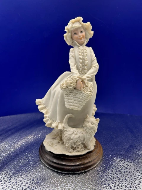 ドマンAuro A Belcari ITALY 1980年代 1986 AURO BELCARI Capodimonte Porcelain Figure Made in Italy