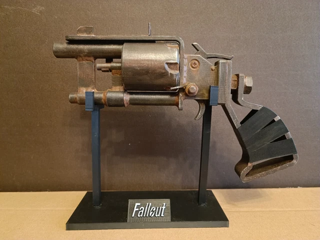 FALLOUT PIPE REVOLVER And Stand, 3D Printed And Painted, 1:1 Scale ...
