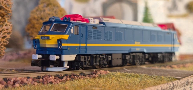 KATO 137-1302 LOCOMOTORA Renfe 269-092-3 escala N - digital EUR