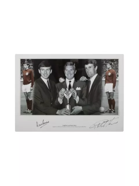 Hurst & Peters Signed England 1966 World Cup Photo  £29.99 FREE REPLICA MEDAL