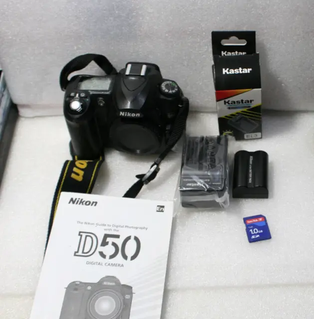 USED Nikon D50 6.1MP , 2.5" LCD DSLR  Very good , shutter 31333
