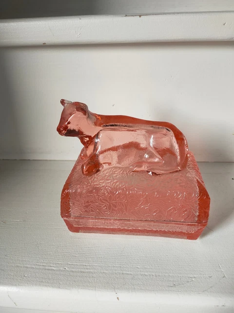 Beurrier en verre décor de vache vers 1950