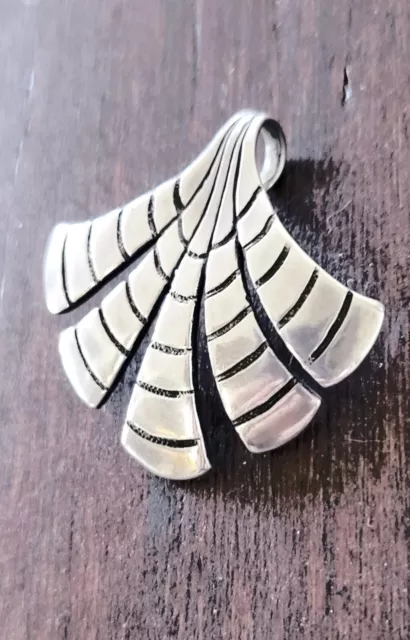 Retired James Avery Leaf Pendant Sterling Silver SO Pretty!