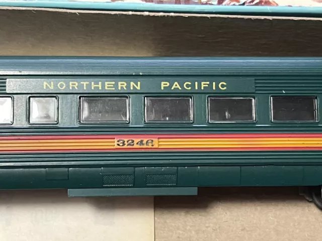 Athearn BB #1856 HO Northern Pacific Streamline Observation Car Kit NP #3436 3