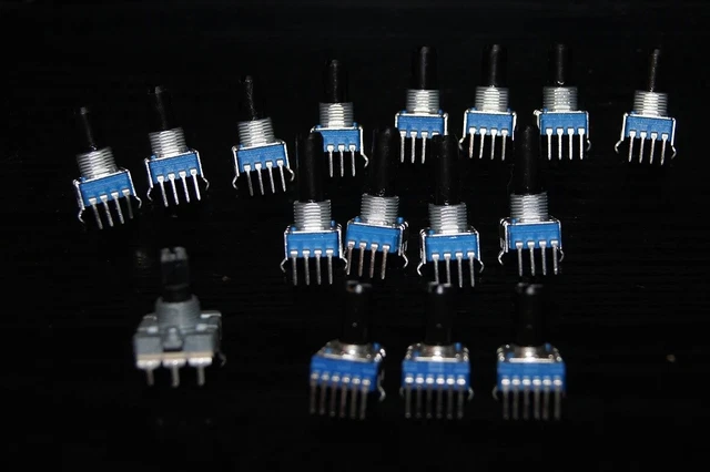 korg electribe ESX : Kit de potentiomètres (15 potards + encoder des patterns)